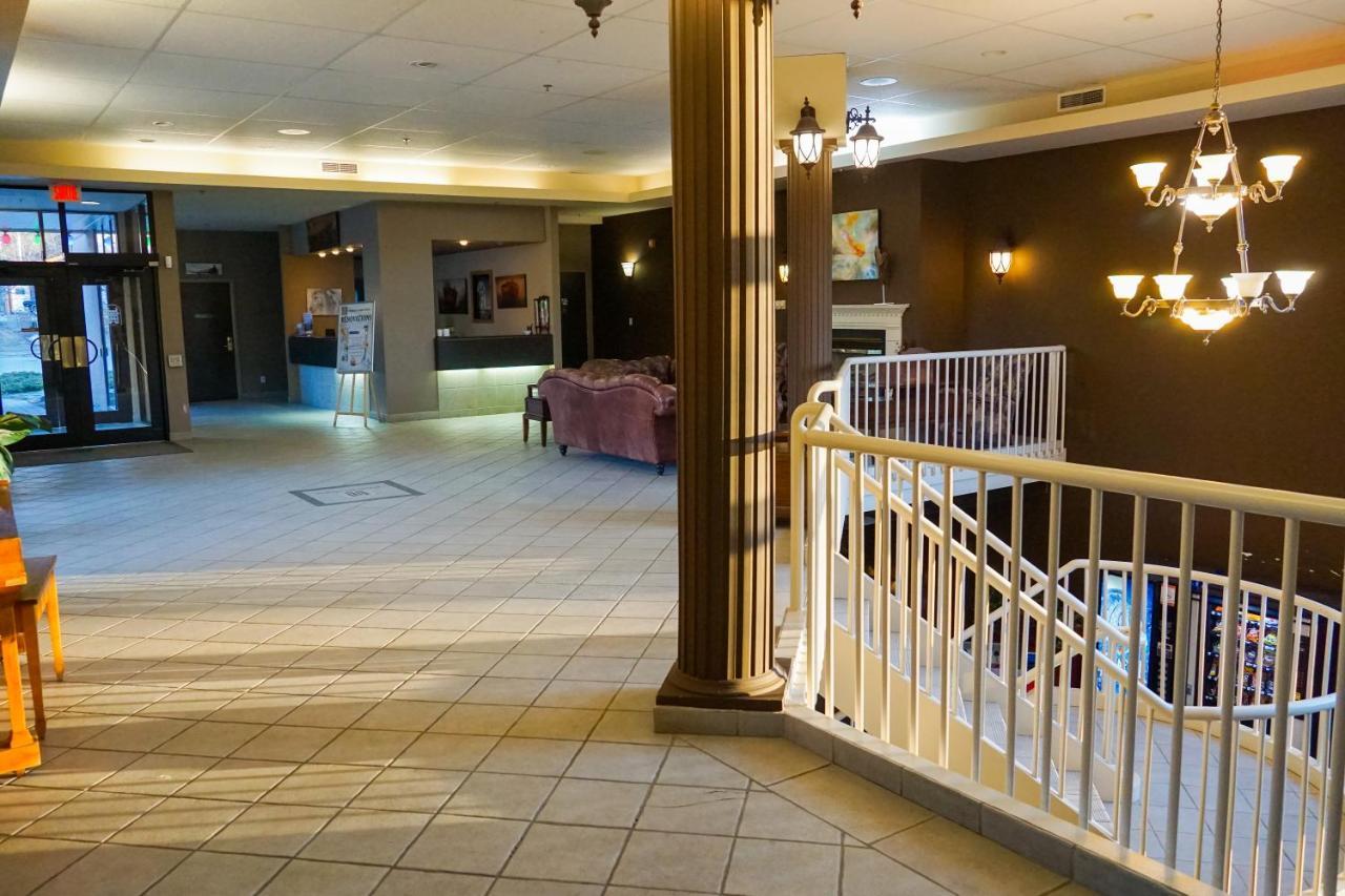Chateau Logue Hotel Maniwaki Exterior foto
