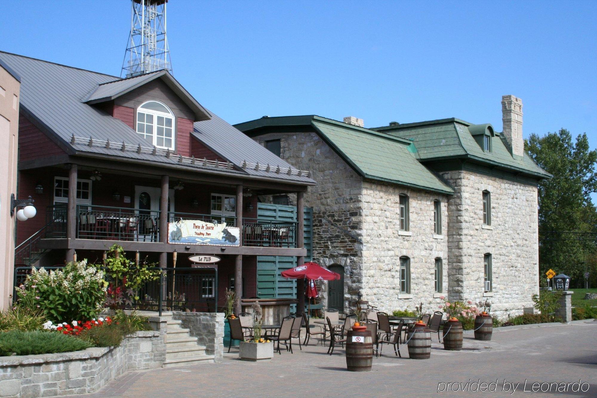 Chateau Logue Hotel Maniwaki Exterior foto